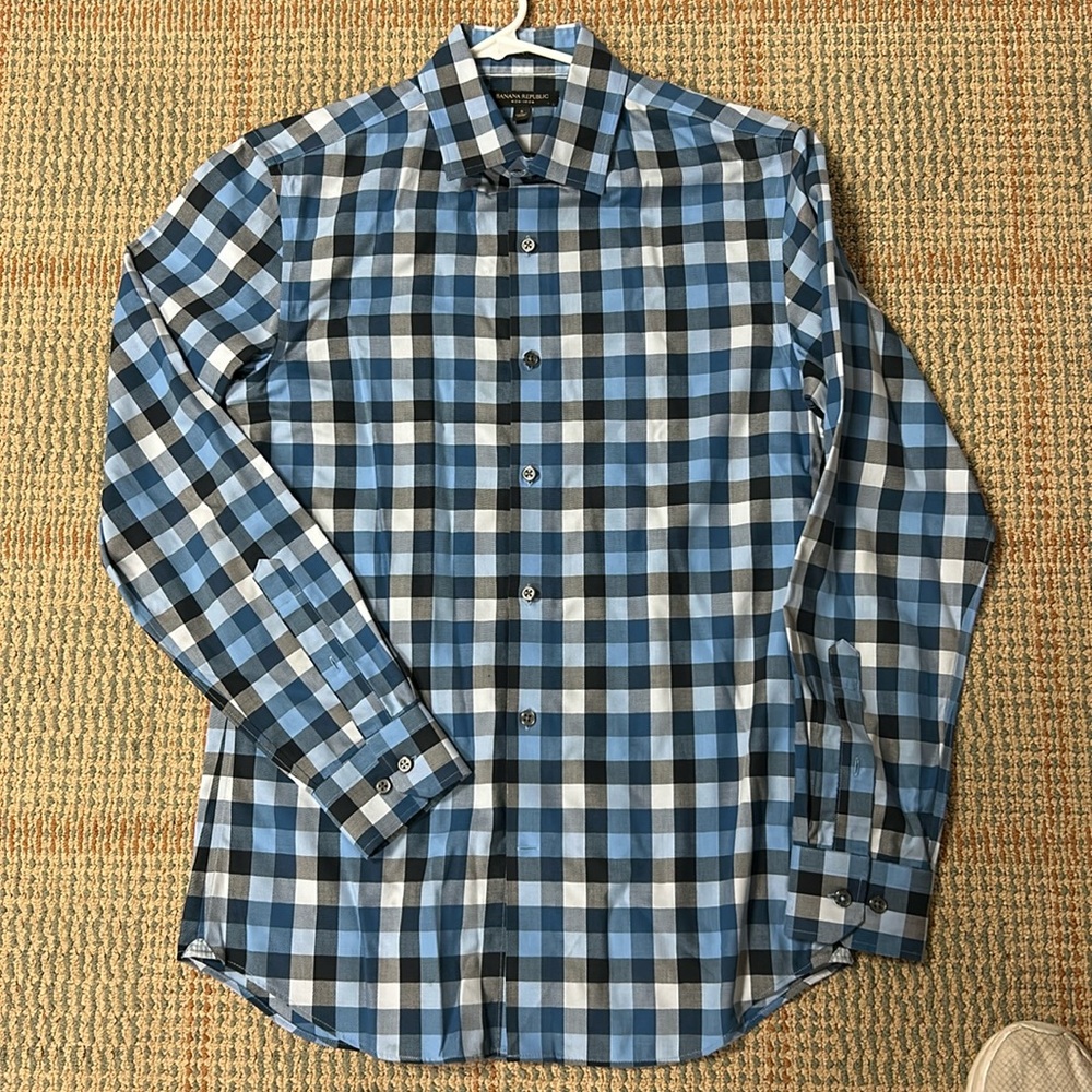 Non-iron wrinkle resistant dress shirt